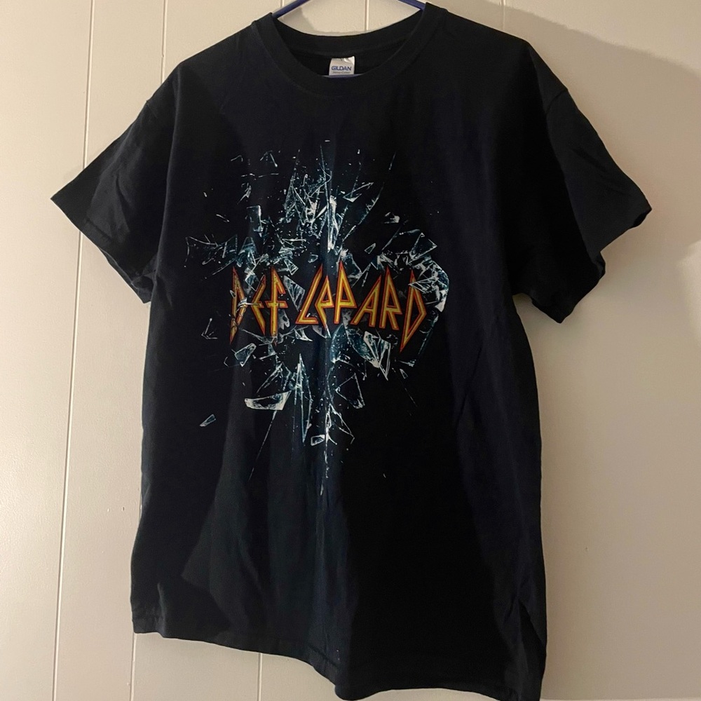 Def Leppard tour shirt